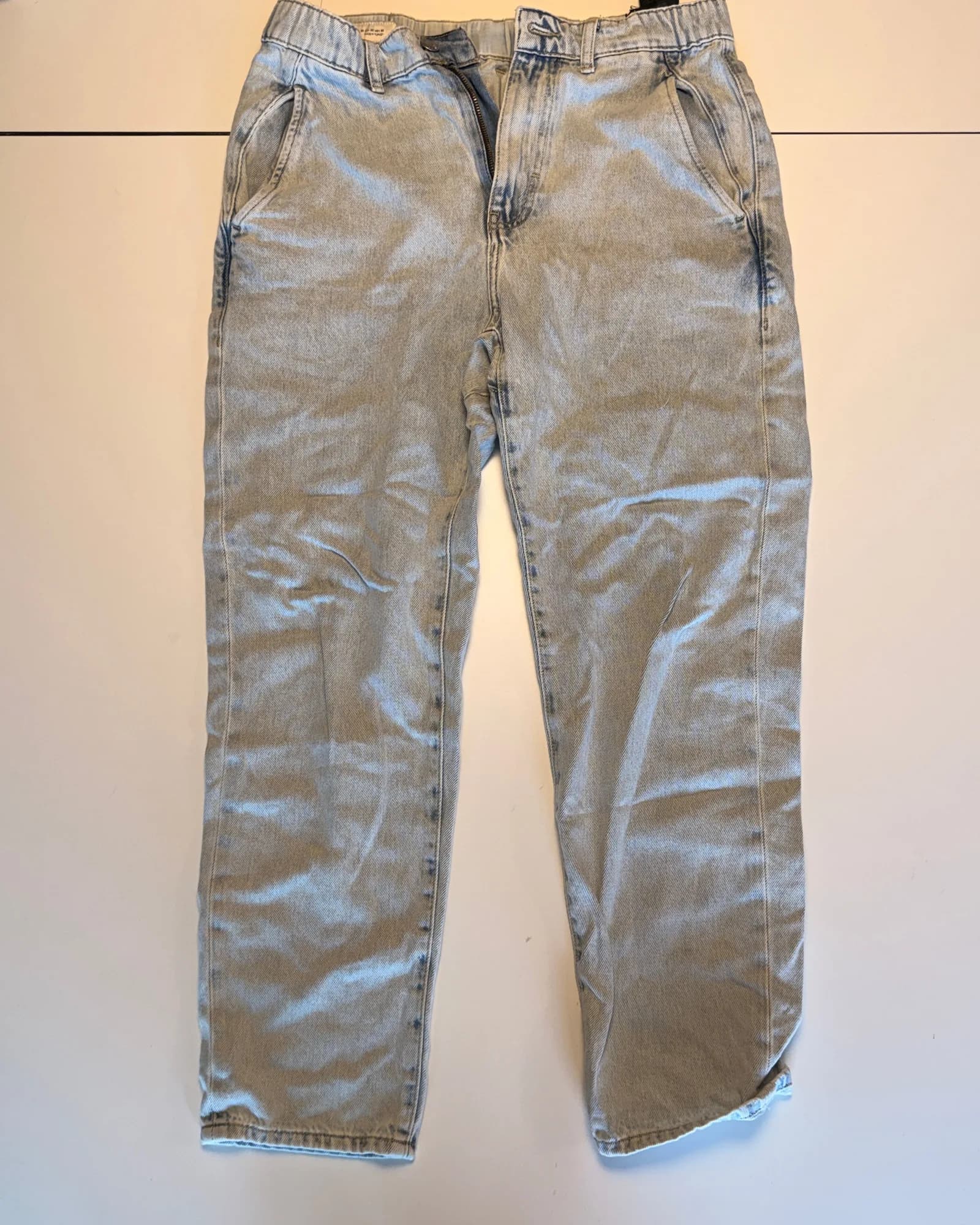 Unbranded ג׳ינס סטרייט, אפור בהיר, מבט קדמי