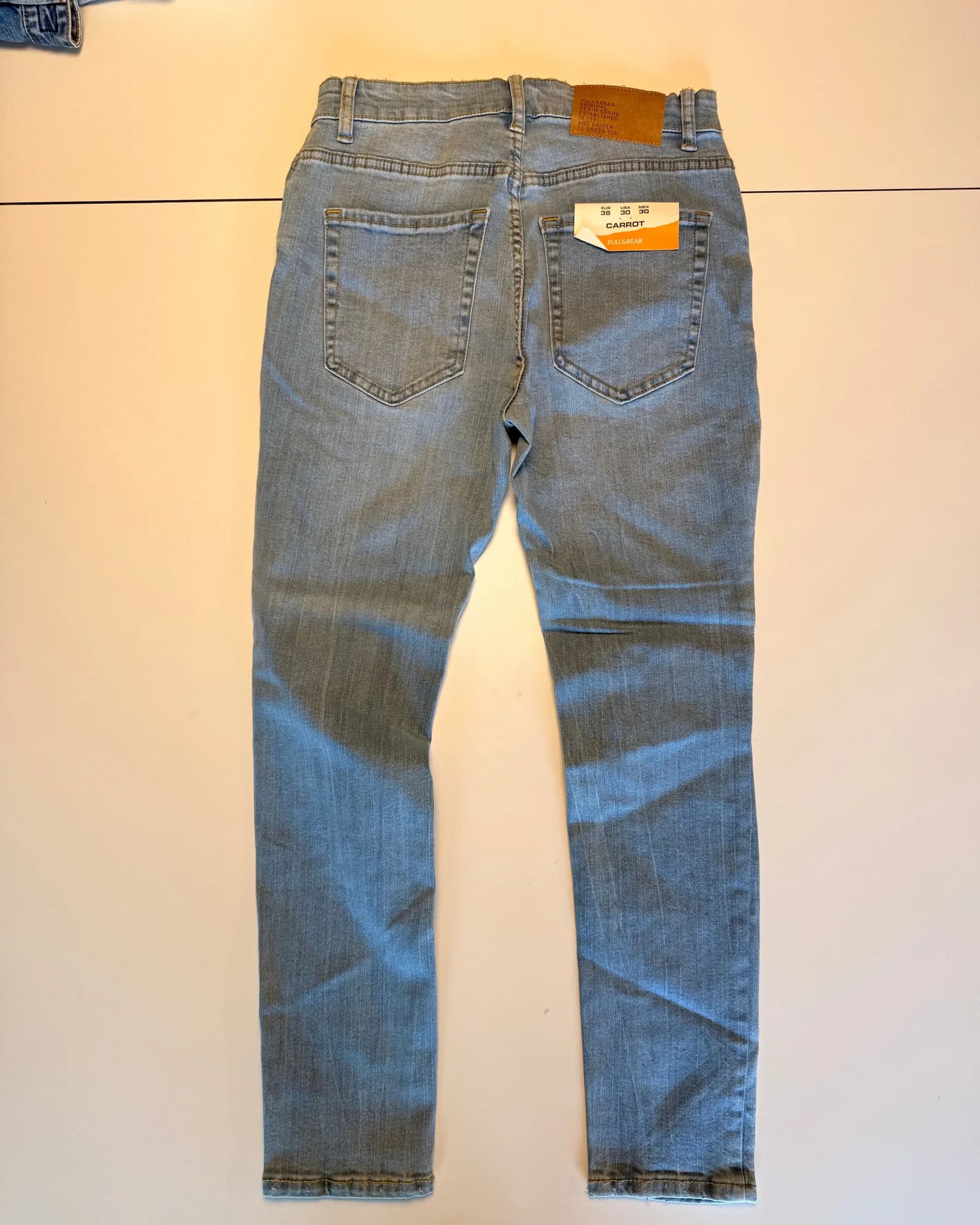 Pull&Bear ג׳ינס סקיני, גוון בהיר, מבט נוסף