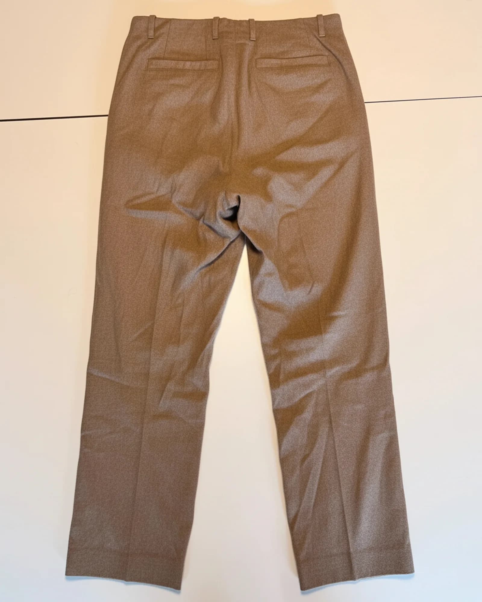 Unbranded מכנס צמר, טאן, מבט נוסף